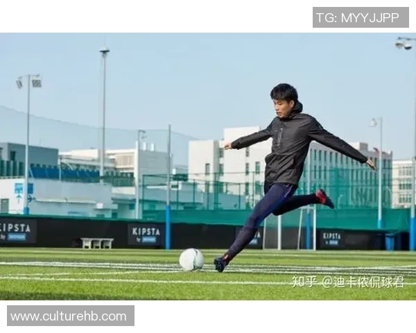 如何提升球星长传球技巧及其在足球比赛中的关键作用分析