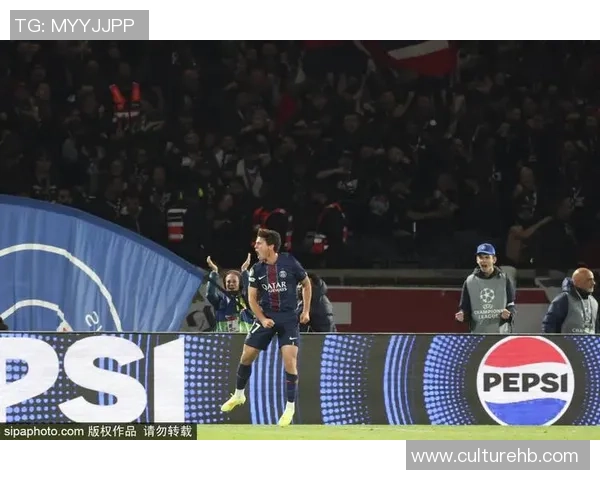 足球明星风采：球场内外的传奇故事与背后坚持的力量